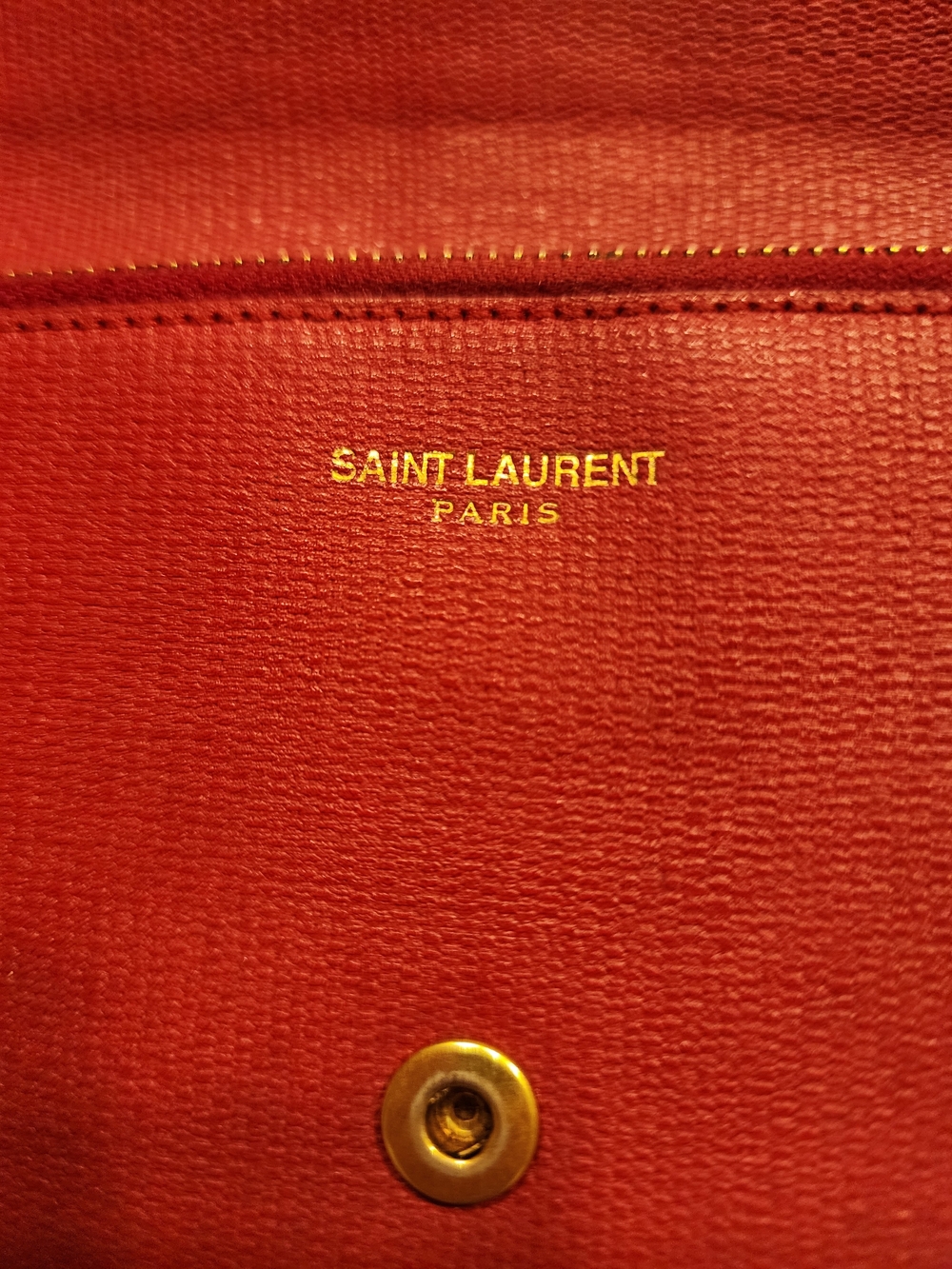 red textured leather Yves Saint Laurent Y-Line wallet gold-tone hardware - Picture 9 of 16